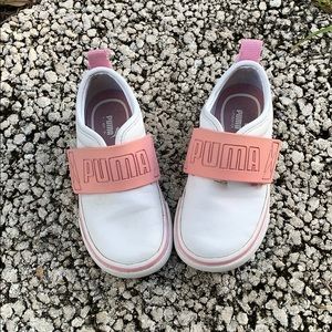 🎀Puma White & Pink Leather Strap Sneakers🎀